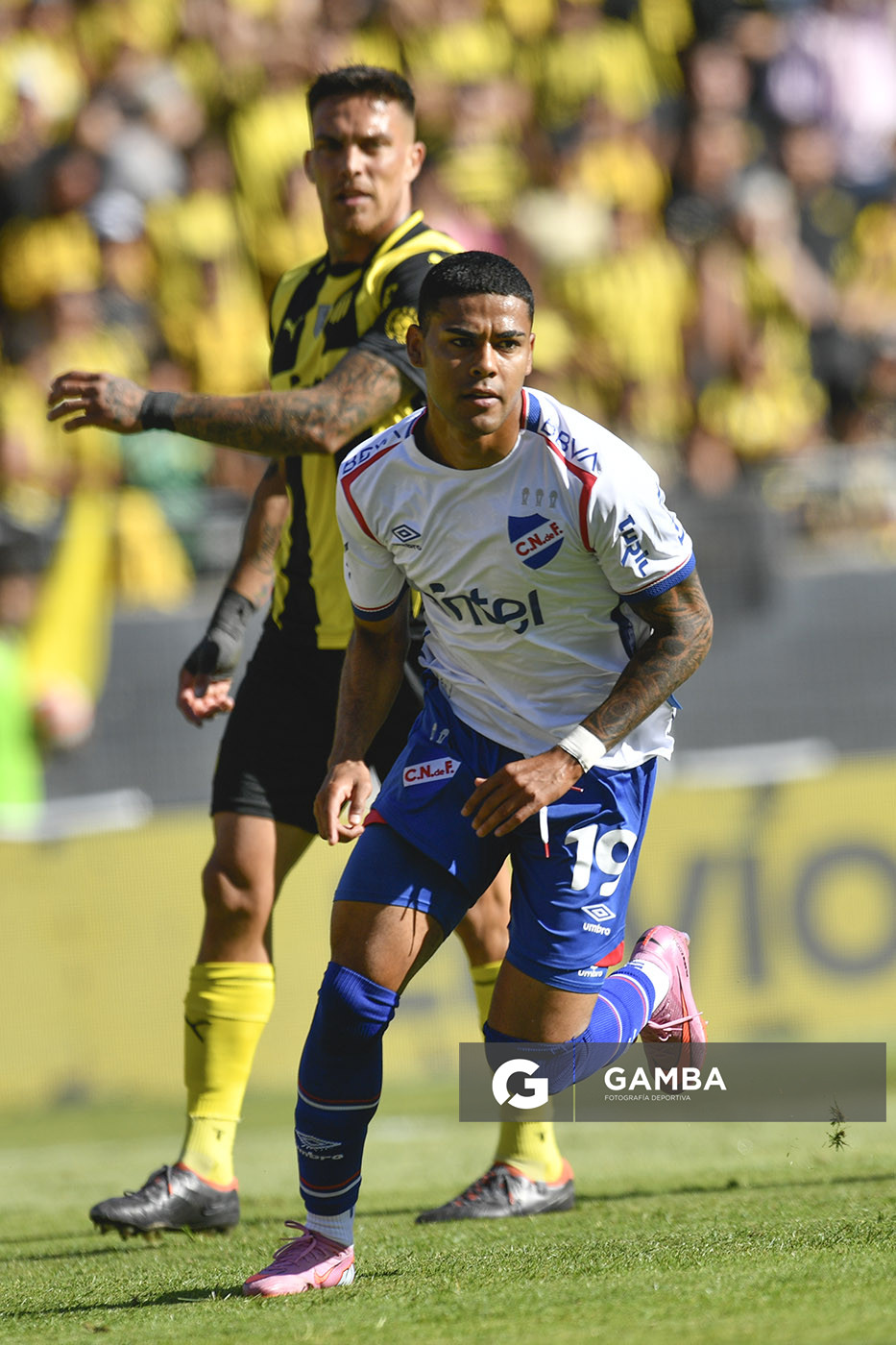Juan Cruz de los Santos, de Nacional, Liga AUF Uruguaya. Estadio Campeón del Siglo.