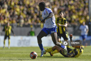 Christian Ébere, de Nacional, Liga AUF Uruguaya. Estadio Campeón del Siglo.