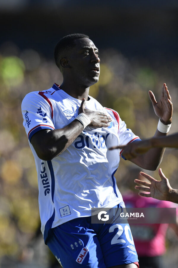 Gonzalo Carneiro, de Nacional, Liga AUF Uruguaya. Estadio Campeón del Siglo.
