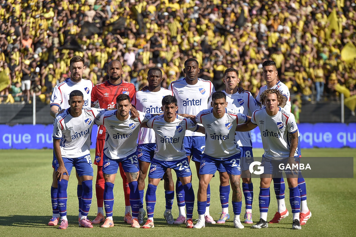 Titulares de Nacional. Liga AUF Uruguaya. Estadio Campeón del Siglo.