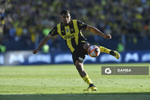 Maximiliano Olivera, de Peñarol, Liga AUF Uruguaya. Estadio Campeón del Siglo.