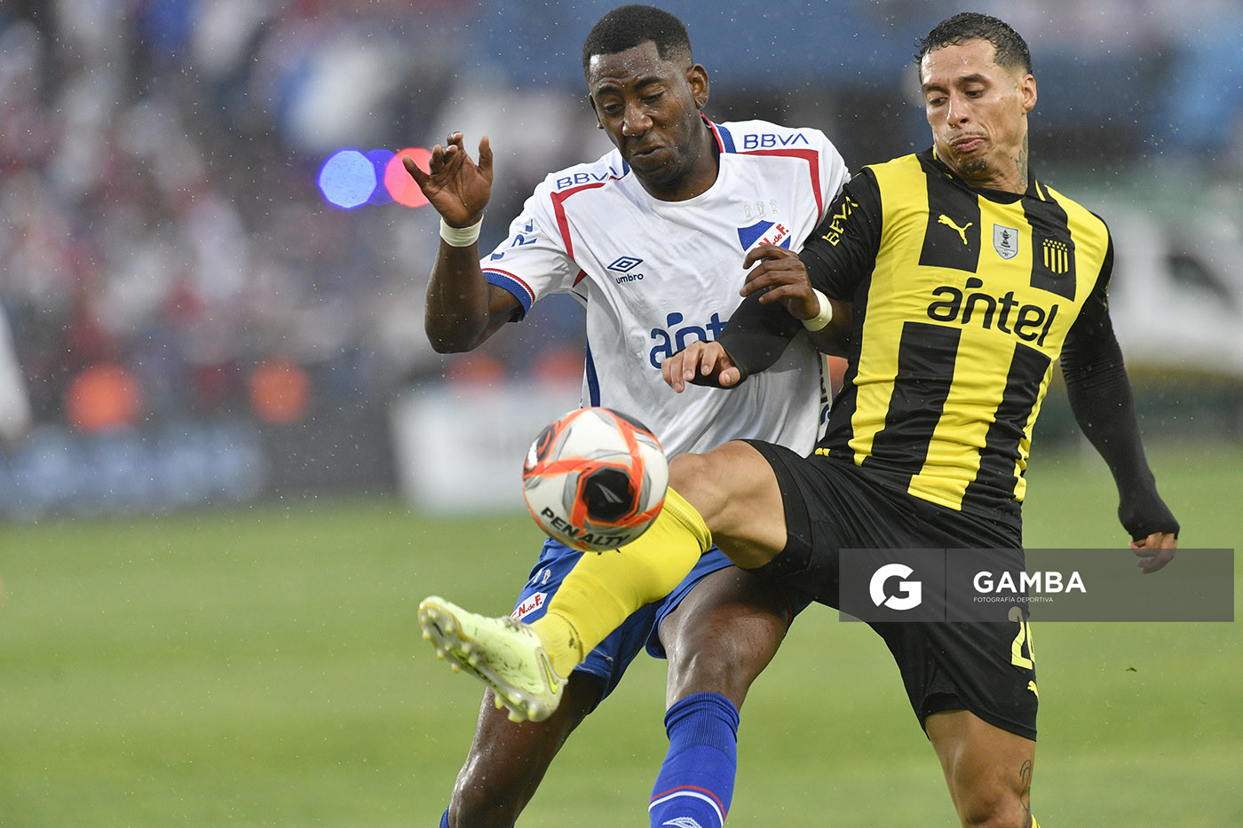 Jesús Trindade, de Peñarol, Liga AUF Uruguaya. Estadio Gran Parque Central.
