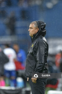 Diego Aguirre, director técnico de Peñarol, Liga AUF Uruguaya. Estadio Gran Parque Central.