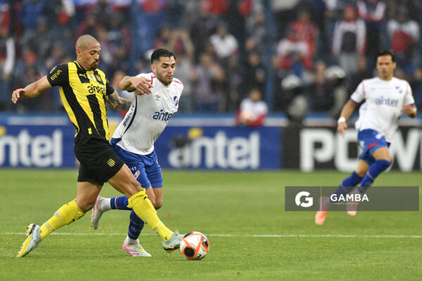 Maximiliano Gómez, de Nacional, Liga AUF Uruguaya. Estadio Gran Parque Central.