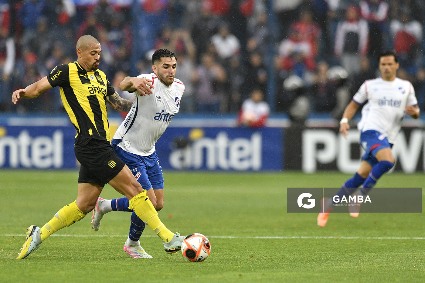 Maximiliano Gómez, de Nacional, Liga AUF Uruguaya. Estadio Gran Parque Central.