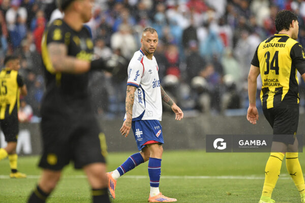 Nicolás López, de Nacional, Liga AUF Uruguaya. Estadio Gran Parque Central.