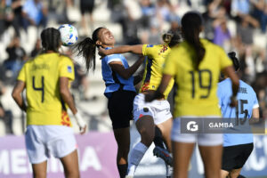 Pamela González, de Uruguay, Conmebol Liga de Naciones Femenina . Estadio Parque Alfredo Viera.