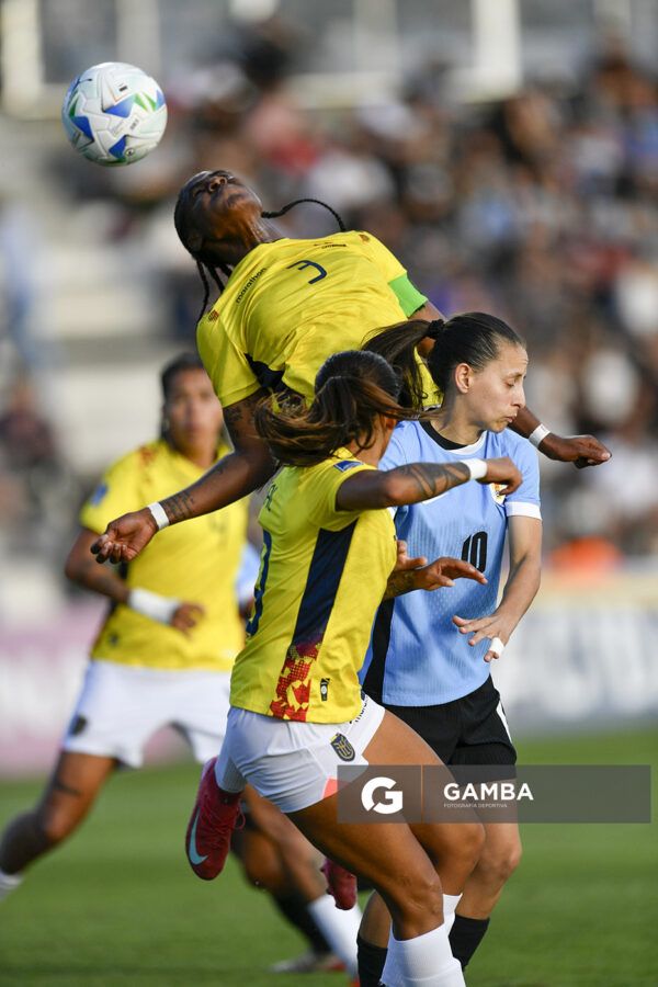 Mayerly Rodríguez, de Ecuador, Conmebol Liga de Naciones Femenina . Estadio Parque Alfredo Viera.