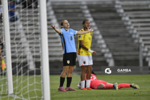 Belén Aquino, de Uruguay, Conmebol Liga de Naciones Femenina . Estadio Parque Alfredo Viera.