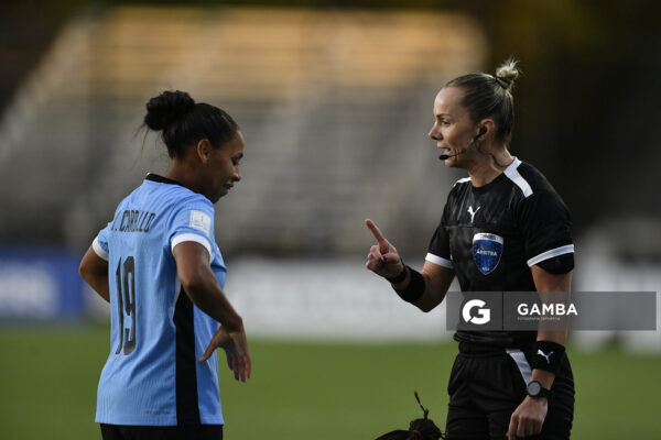 Wendy Carballo, de Uruguay, Conmebol Liga de Naciones Femenina . Estadio Parque Alfredo Viera.