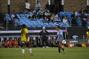 Ariel Longo, director técnico de Uruguay, Conmebol Liga de Naciones Femenina . Estadio Parque Alfredo Viera.