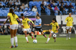 Belén Aquino, de Uruguay, Conmebol Liga de Naciones Femenina . Estadio Parque Alfredo Viera.