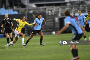 Pamela González, de Uruguay, Conmebol Liga de Naciones Femenina . Estadio Parque Alfredo Viera.
