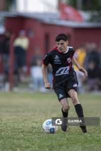 Leandro Villar, de Barrio Olímpico, Campeonato Minuano. estadio La Bombonera Roja.