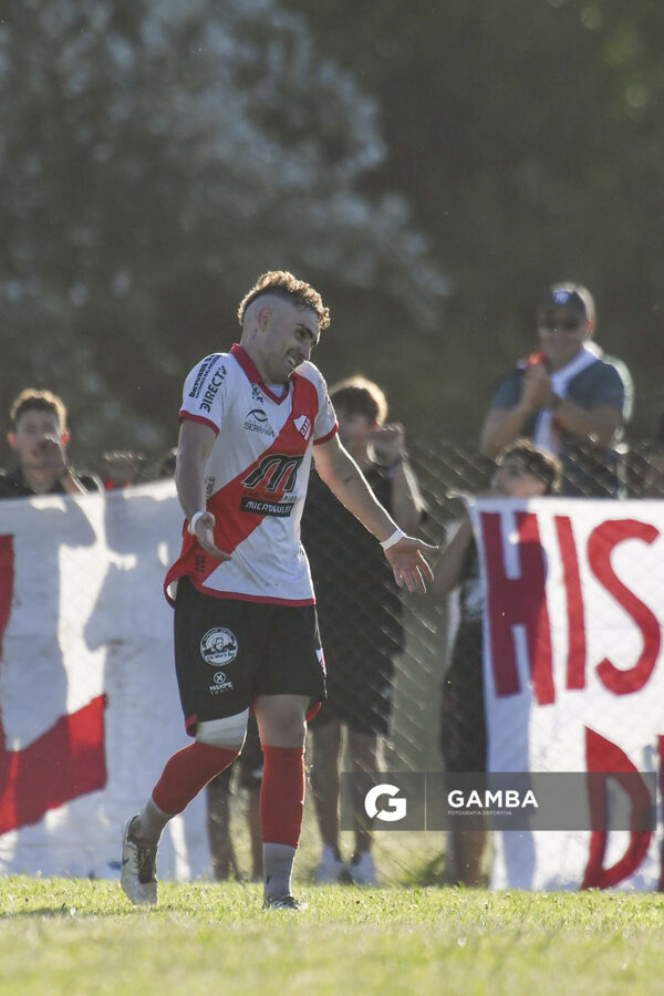 Ignacio Moreira, de Barrio Olímpico. Campeonato Minuano. Cancha de Nacional.