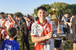 Barrio Olímpico campeón del Torneo Clausura. Campeonato Minuano. Cancha de Nacional.