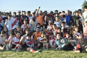 Barrio Olímpico campeón del Torneo Clausura. Campeonato Minuano. Cancha de Nacional.