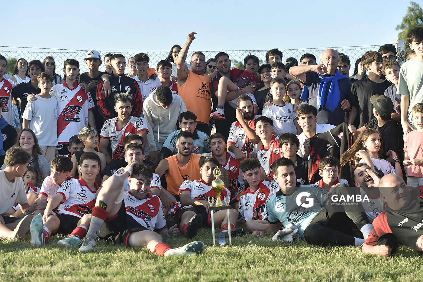 Barrio Olímpico campeón del Torneo Clausura. Campeonato Minuano. Cancha de Nacional.