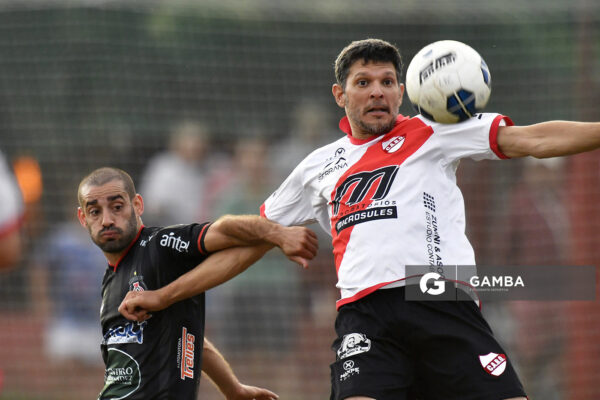 Eduardo Mieres, de Barrio Olímpico. Campeonato Minuano. Estadio La Bombonera Roja.