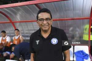 Danielo Núñez, director técnico de Cerro Largo. Copa de la Liga AUF 2026. Estadio Parque Federico Saroldi.
