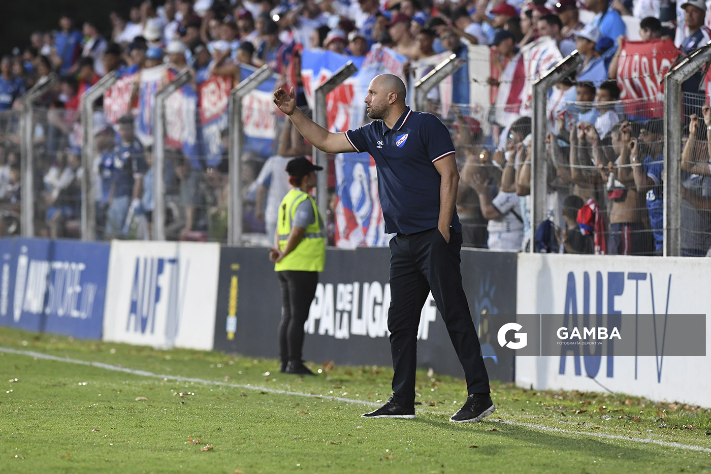 Jadson Viera, director técnico de Nacional, Copa de la Liga AUF 2026. Estadio Parque Federico Saroldi.