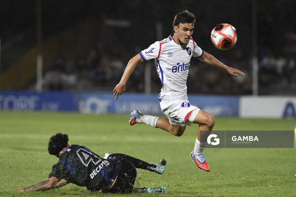 Tomás Verón Lupi, de Nacional, Copa de la Liga AUF 2026. Estadio Parque Federico Saroldi.