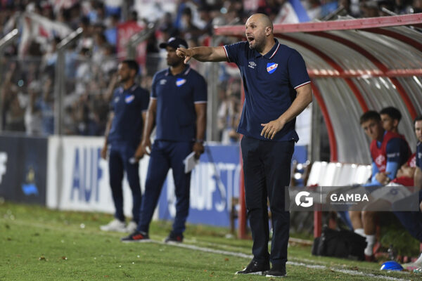 Jadson Viera, director técnico de Nacional, Copa de la Liga AUF 2026. Estadio Parque Federico Saroldi.