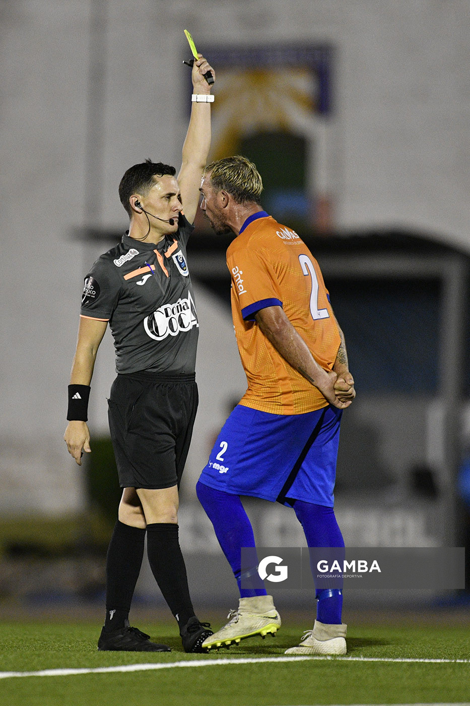Jhonattan Altéz, árbitro central, 22ª Copa Nacional de Selecciones. Estadio Juan Antonio Lavalleja.