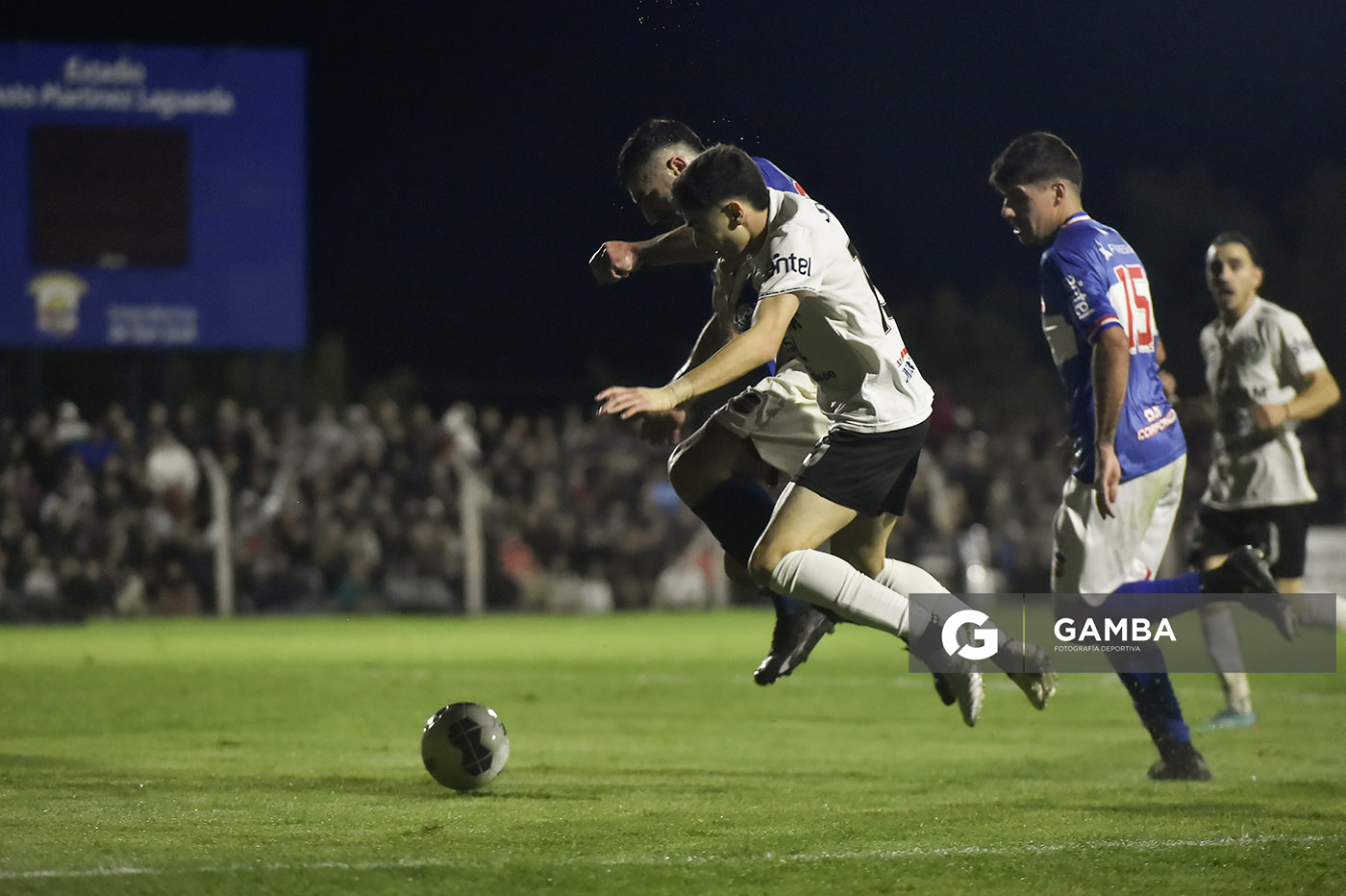 Gregorio Almeida, de Lavalleja. Juan Manuel Alonso, de San José. 21ª Copa Nacional de Selecciones. Estadio Casto Martínez Laguarda.