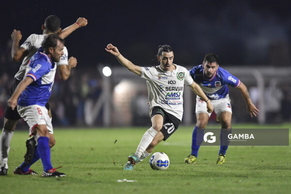 Leandro Navia, de San José. 21ª Copa Nacional de Selecciones. Estadio Casto Martínez Laguarda.