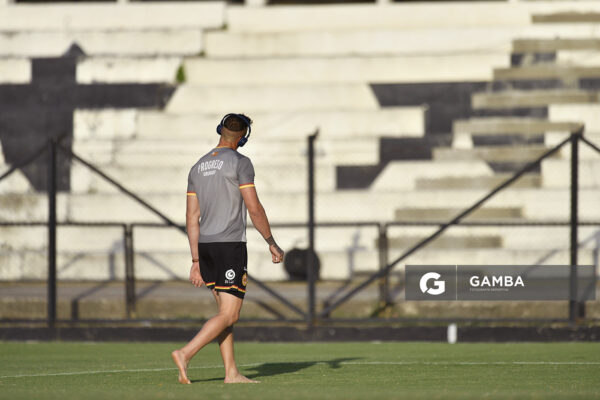 Andrés Mehring, golero de Progreso, Copa de la Liga AUF 2026. Estadio Parque Alfredo V. Viera.