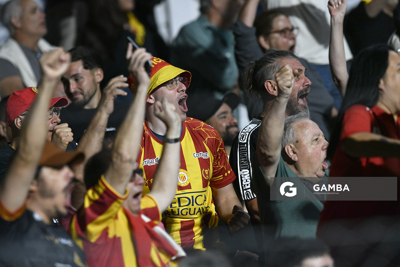 Hinchas de Progreso. Copa de la Liga AUF 2026. Estadio Parque Alfredo V. Viera.