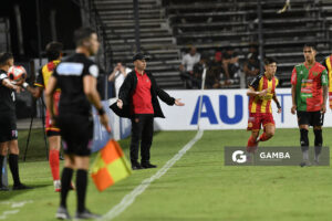 Israel Damonte, director técnico de Boston River, Copa de la Liga AUF 2026. Estadio Parque Alfredo V. Viera.