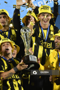 Peñarol Campeón. Supercopa Uruguaya 2026. Estadio Centenario.
