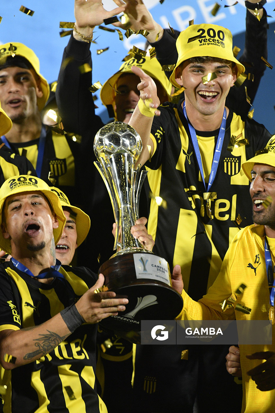 Peñarol Campeón. Supercopa Uruguaya 2026. Estadio Centenario.