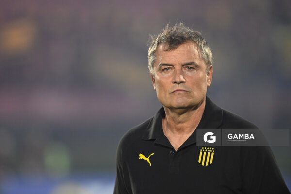 Diego Aguirre, director técnico de Peñarol, Supercopa Uruguaya 2026. Estadio Centenario.