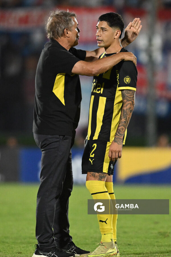 Diego Aguirre, director técnico de Peñarol, Supercopa Uruguaya 2026. Estadio Centenario.