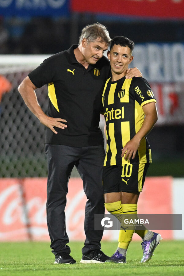 Diego Aguirre, director técnico de Peñarol, Supercopa Uruguaya 2026. Estadio Centenario.