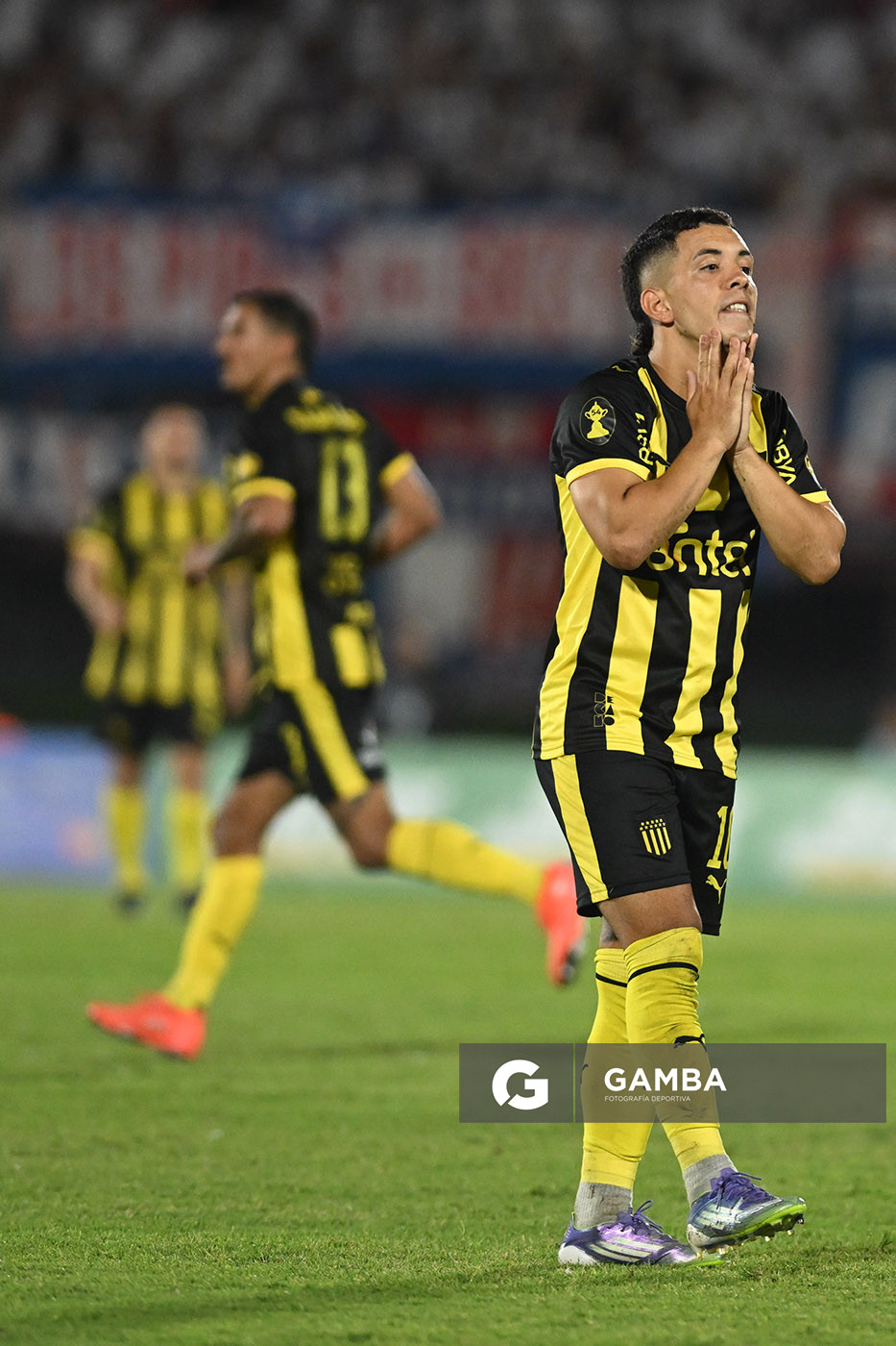 Leonardo Fernández, de Peñarol, Supercopa Uruguaya 2026. Estadio Centenario.