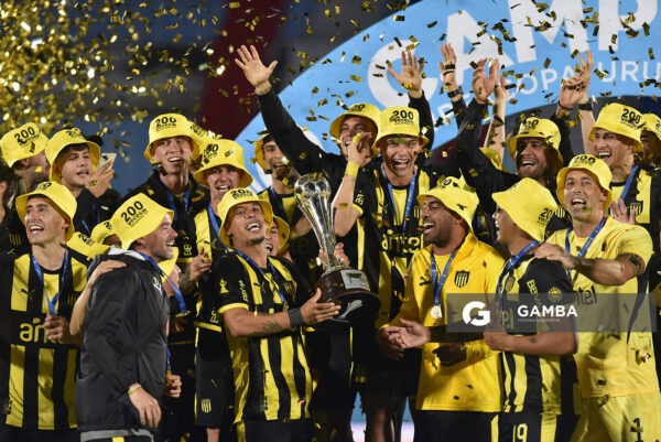 Peñarol Campeón de la Supercopa Uruguaya 2026. Estadio Centenario.