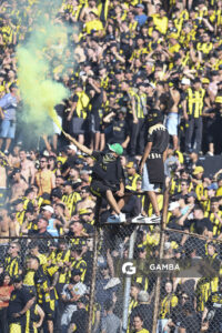 Hinchas de Peñarol, Torneo Clausura. Estadio Centenario.