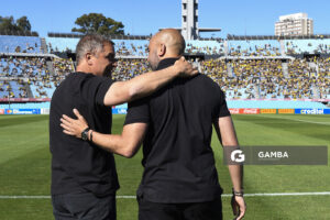Diego Aguirre y Marcelo Méndez, directores técnicos de Peñarol y Montevideo City Torque. Torneo Clausura. Estadio Centenario.