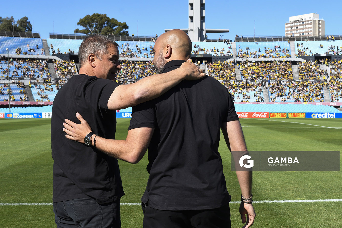 Diego Aguirre y Marcelo Méndez, directores técnicos de Peñarol y Montevideo City Torque. Torneo Clausura. Estadio Centenario.