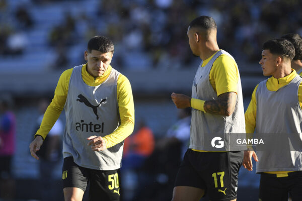 Diego García, de Peñarol, Torneo Clausura. Estadio Centenario.
