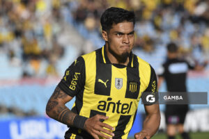 Matías Arezo, de Peñarol, Torneo Clausura. Estadio Centenario.