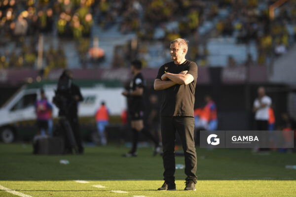 Diego Aguirre, director técnico de Peñarol, Torneo Clausura. Estadio Centenario.