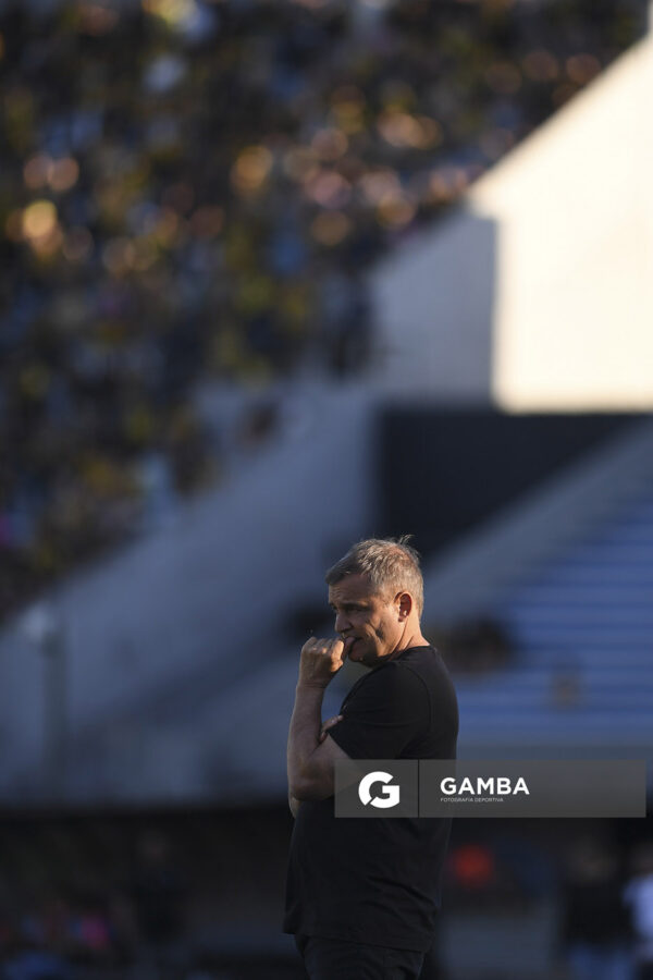 Diego Aguirre, director técnico de Peñarol, Torneo Clausura. Estadio Centenario.