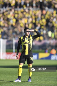 Diego García, de Peñarol, Torneo Clausura. Estadio Centenario.