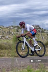 Anderson Maldonado (Elite), de Club Náutico Boca de Cufré; 54ª edición de Rutas de América. Salto del Penitente.
