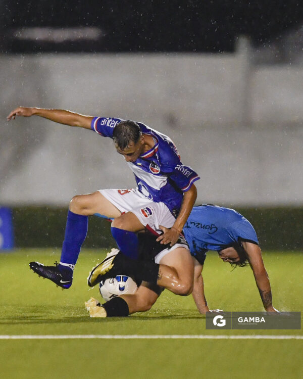 Brahian Vergara, de Lavalleja, 21ª Copa Nacional de Selecciones. Estadio Municipal Juan Antonio Lavalleja.